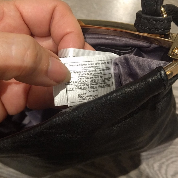 Beautiful genuine shoulder/ click bag by Danier 🌸 - Picture 11 of 12